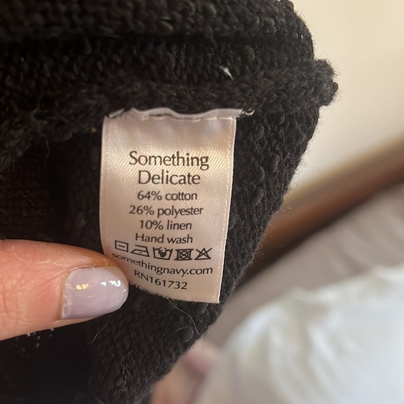 NEW Sweater - Picture 5 of 6